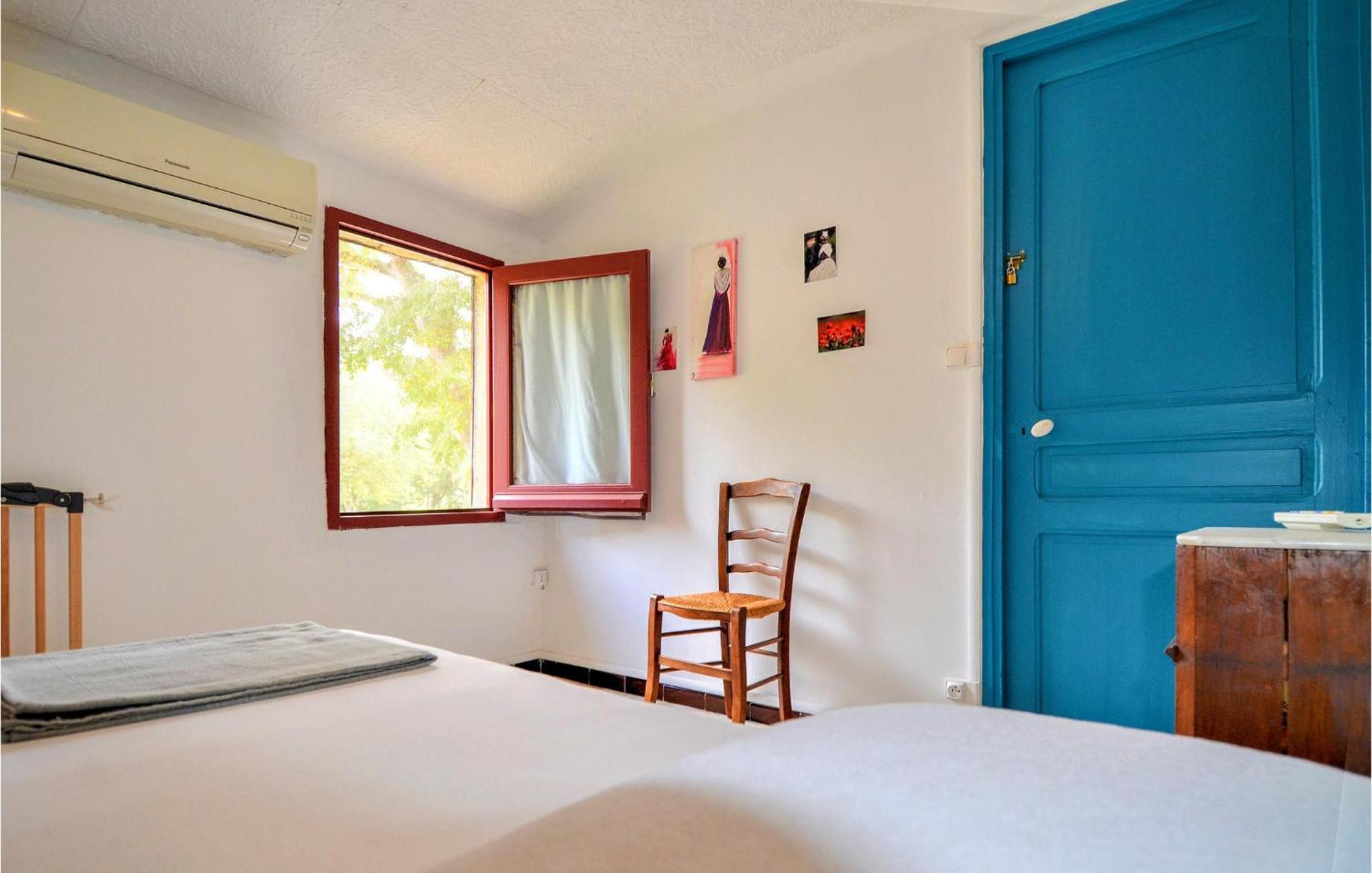 Lovely Home In Arles With Kitchen Exterior photo